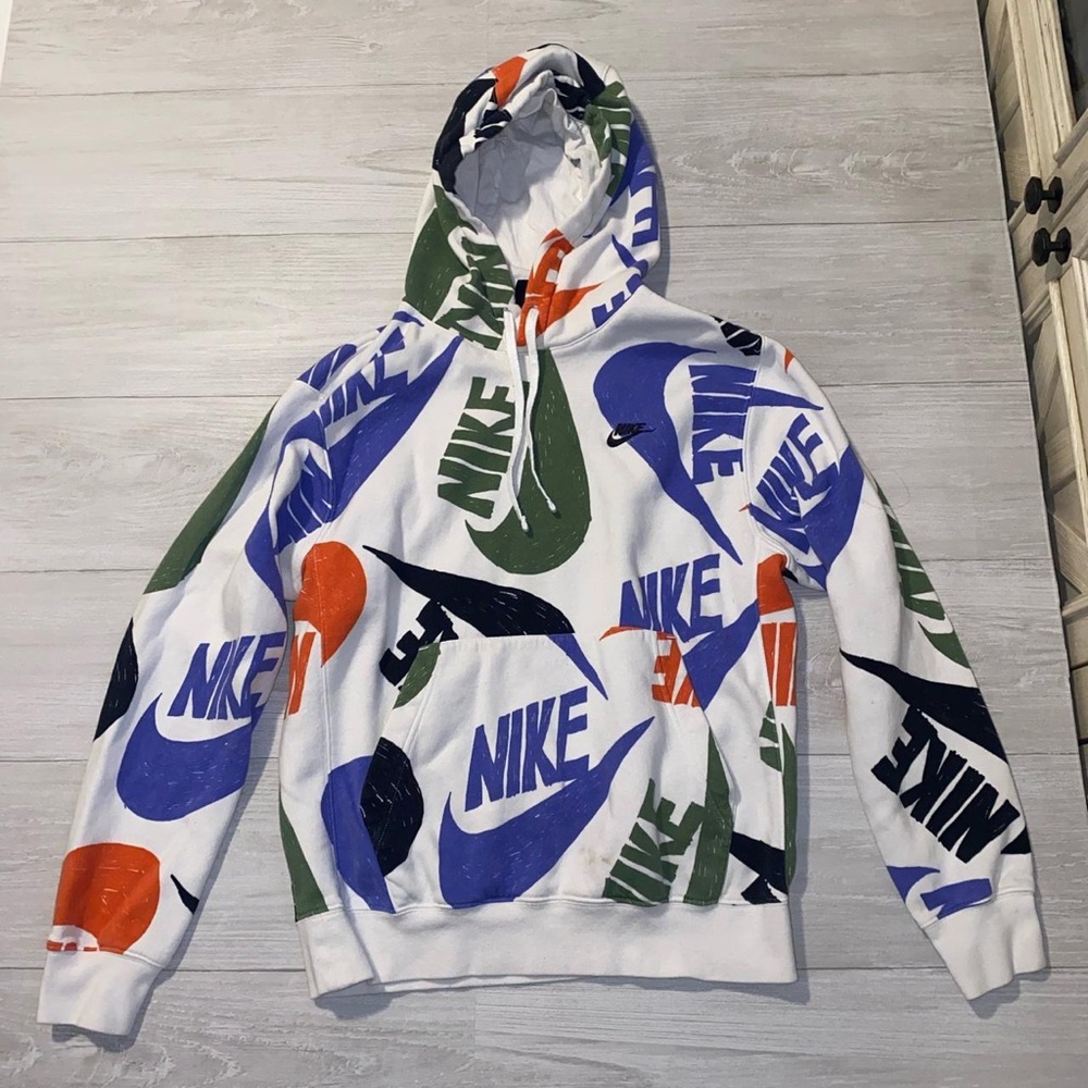 Nike swoosh hoodie 🤍